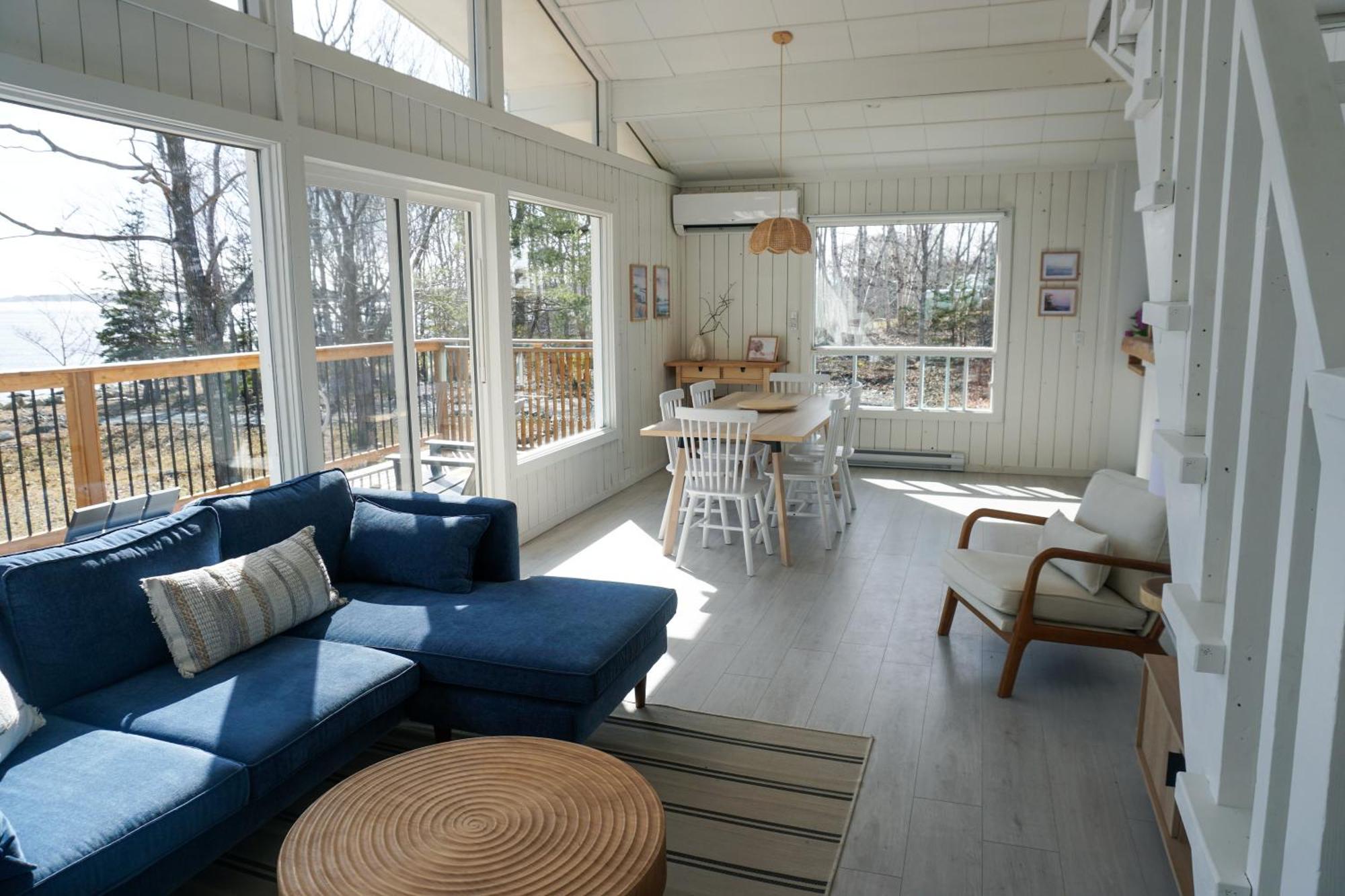 Blissful Oceanfront Cottage In Port Mouton Exterior foto